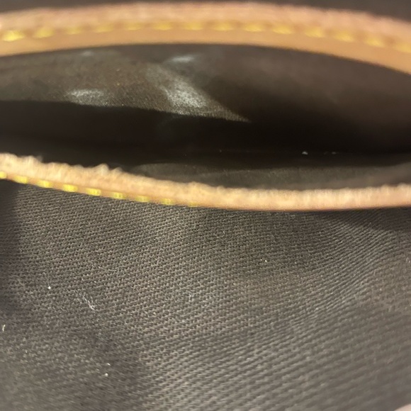 Patent leather blue vintage Louis Vuitton shoulder bag. Authentic - Picture 12 of 16